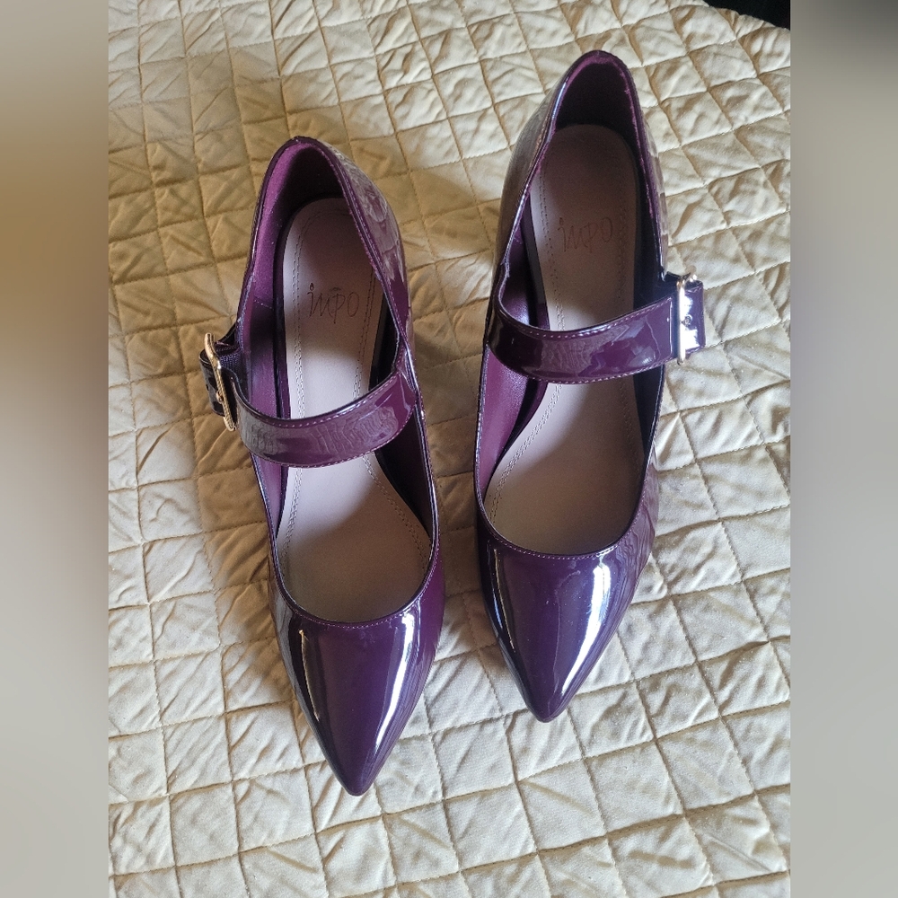 Impo size 11, burgundy patent leather, block heel pumps.